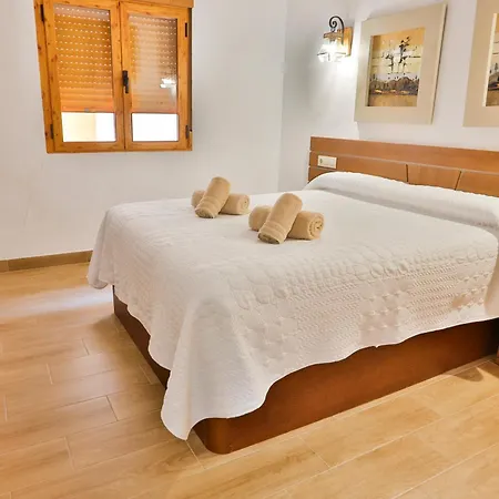 Complejo Residencial Enebros Apartahotel 2*